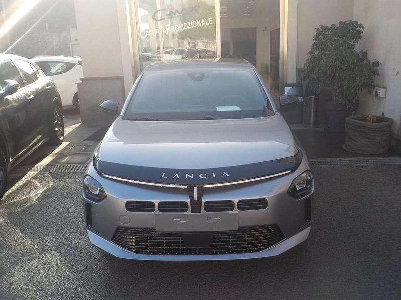 Nuova Lancia Ypsilon 101 CV (74 kW) 2025 Vari colori Utilitaria