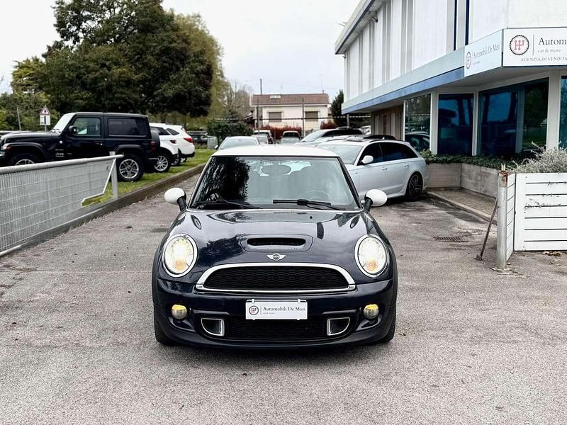 Usata Mini Cooper D Chili 109 CV (80 kW) 2008 Nero Utilitaria
