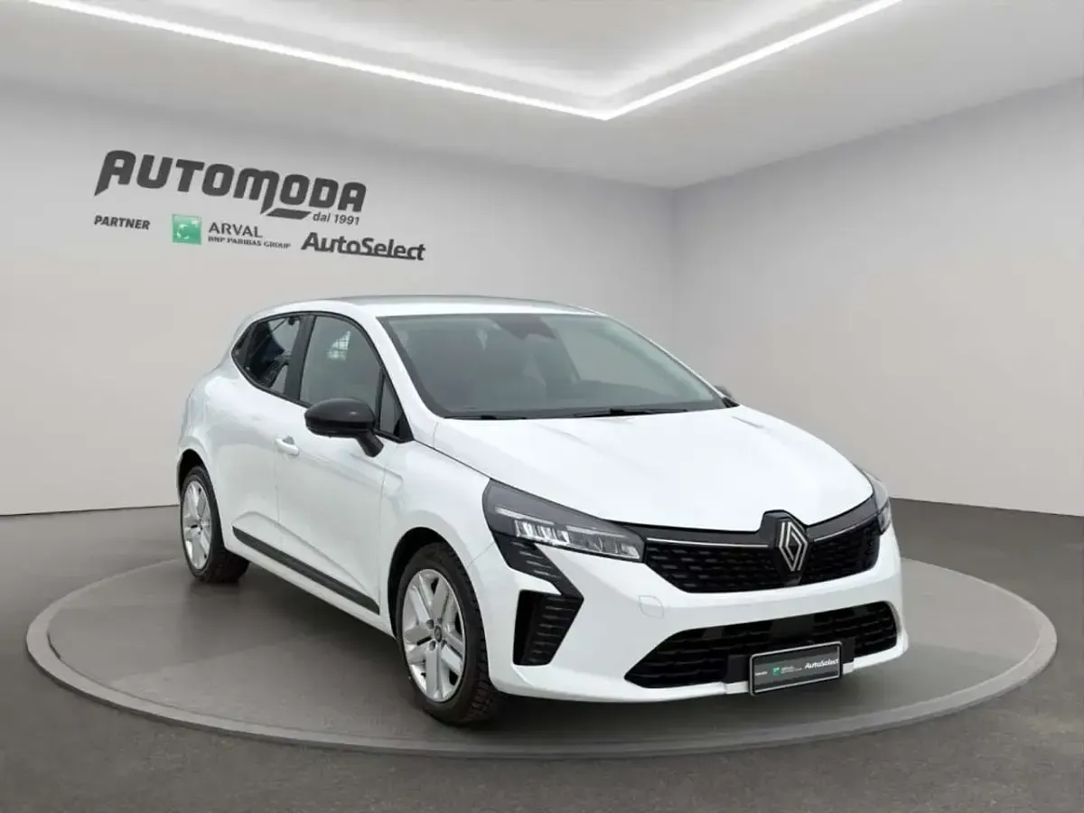 Usata Renault Clio 101 CV (74 kW) 2024 Bianco Utilitaria