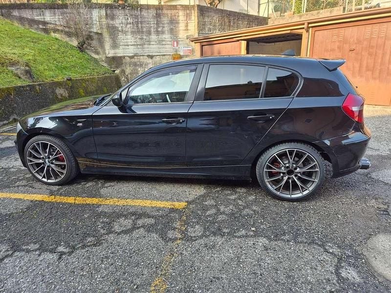 Usata BMW 116 116 CV (85 kW) 2011 Nero Utilitaria