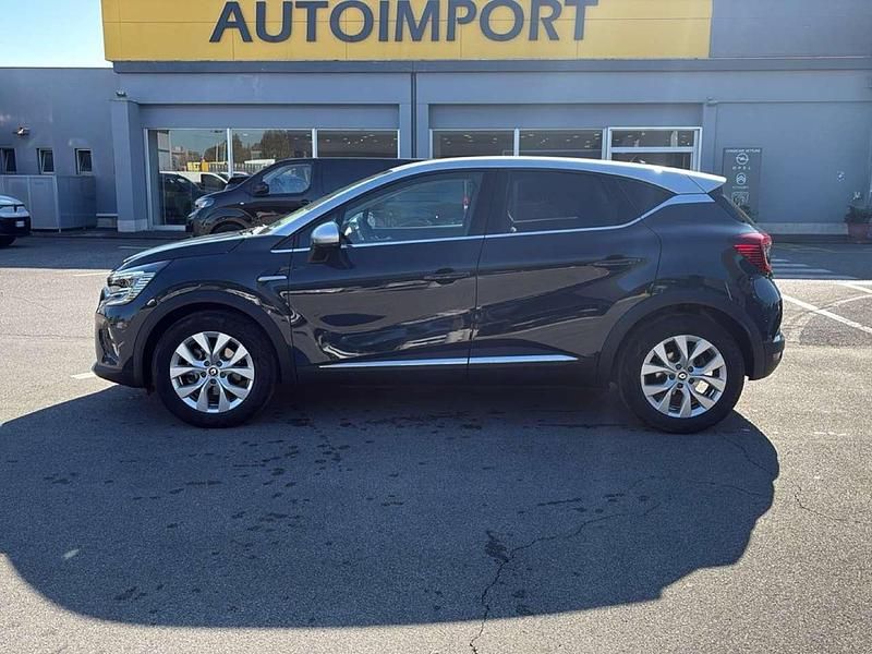 Usata Renault Captur Engineered 143 CV (105 kW) 2022 Grigio SUV