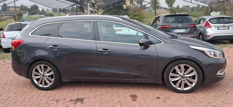 Usata Kia Ceed Sportswagon Platinum 128 CV (94 kW) 2012 Grigio Station wagon
