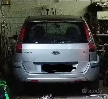 Usata Ford Fusion 68 CV (50 kW) 2004 Grigio Utilitaria