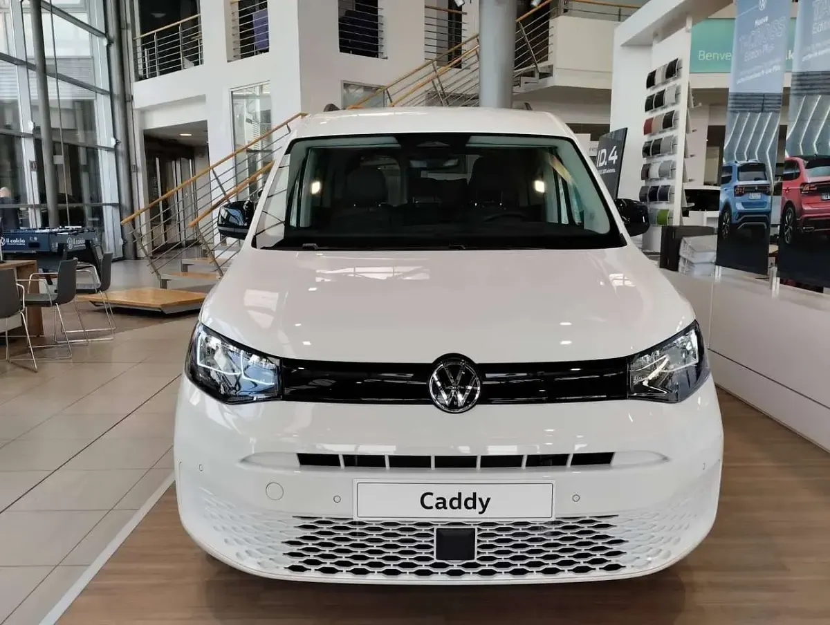 Nuova VW Caddy 102 CV (75 kW) 2026 Bianco candy Monovolume