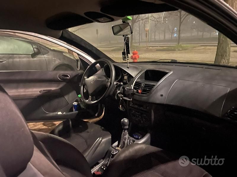 Grigio Usata 2010 Peugeot 206+ Due volumi | 5000 € (Molto cara) - Immagine 1/4