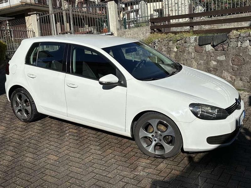 Usata VW Golf VI Comfortline 105 CV (77 kW) 2011 Bianco Utilitaria