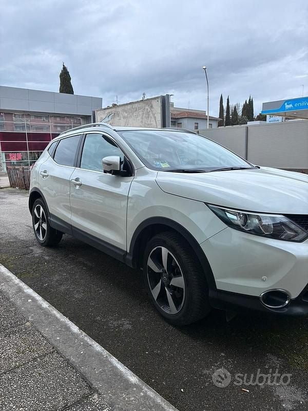 Usata Nissan Qashqai 360º 131 CV (96 kW) 2015 Bianco SUV