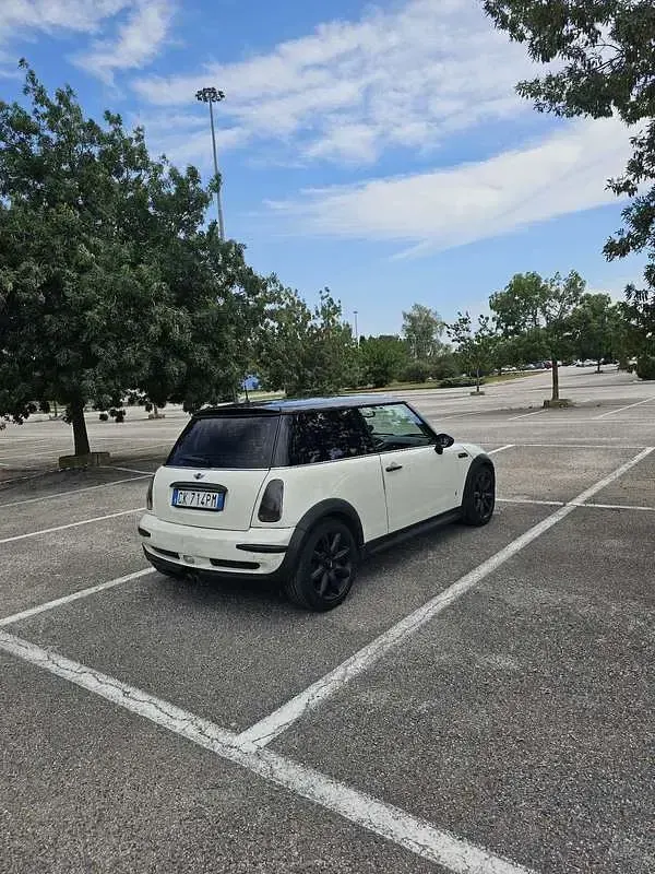 Usata Mini One D 75 CV (55 kW) 2004 Utilitaria