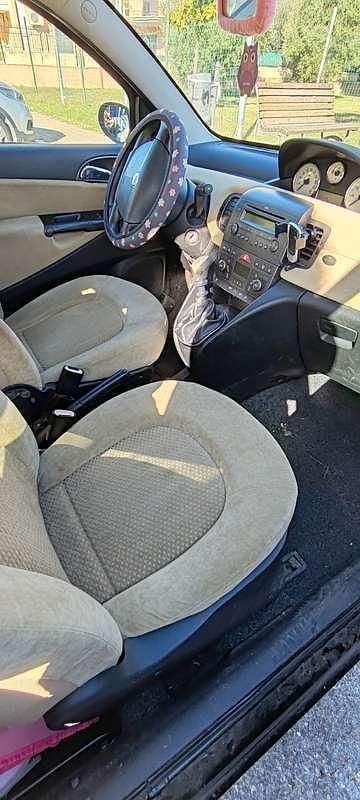 Usata Lancia Ypsilon 60 CV (44 kW) 2006 Nero Utilitaria