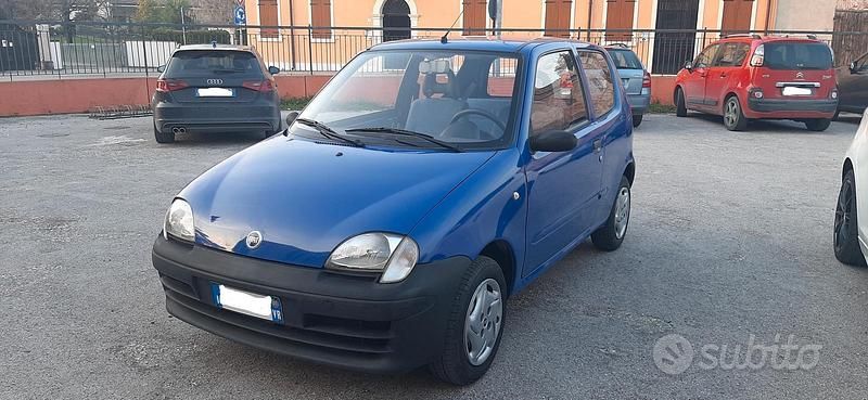 Blu Usata 2000 Fiat 600 Due volumi | 2600 € - Immagine 1/2