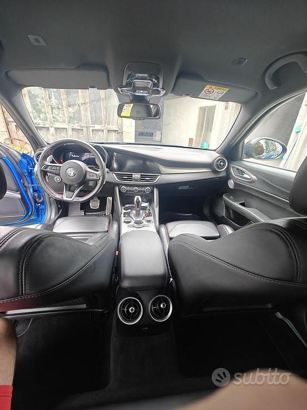 Usata Alfa Romeo Giulia Competizione 211 CV (155 kW) 2023 Blu Berlina