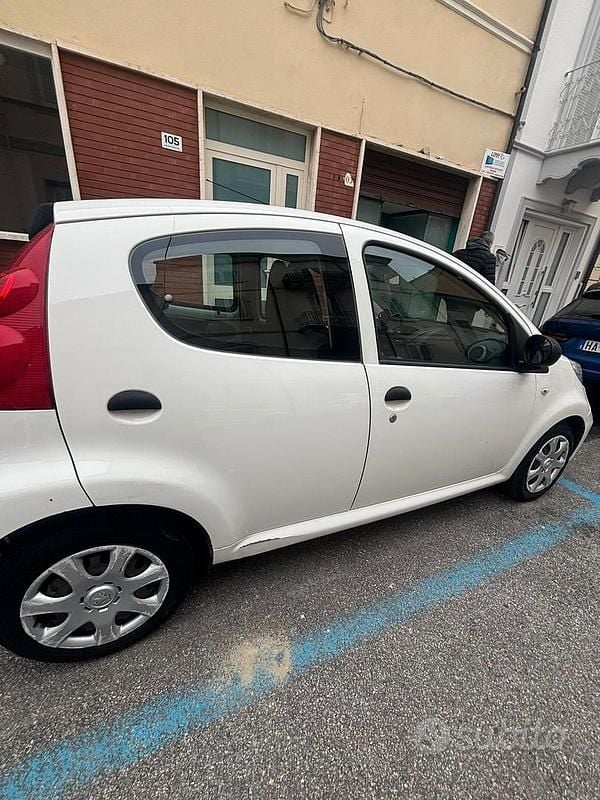 Usata Citroën C1 68 CV (50 kW) 2010 Bianco Utilitaria
