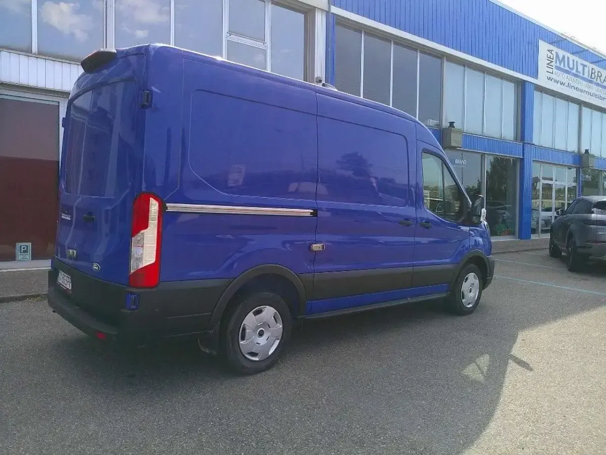 Usata Ford Transit Trend 131 CV (96 kW) 2024 Blu pastello Furgone