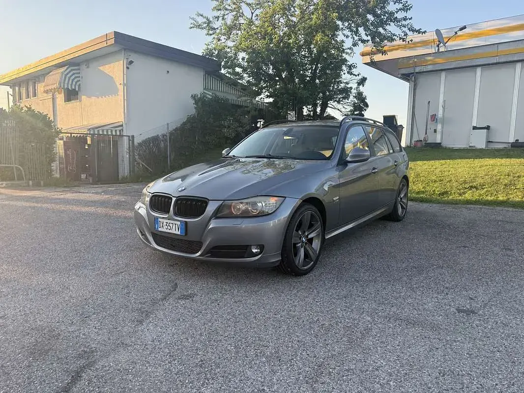 Usata BMW 320 177 CV (130 kW) 2009 Berlina