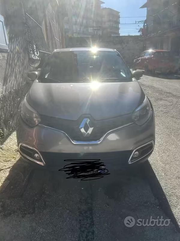 Usata Renault Captur 90 CV (66 kW) 2014 Grigio SUV
