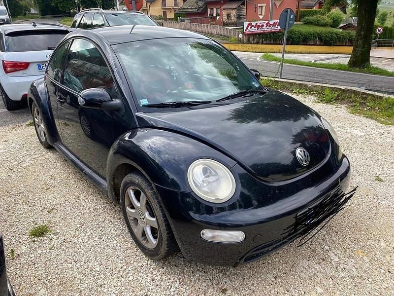Usata VW New Beetle 90 CV (66 kW) 2004 Nero Utilitaria