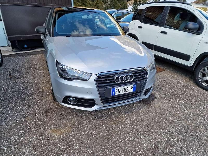 Usata Audi A1 Sportback Attraction 86 CV (63 kW) 2012 Argento Utilitaria