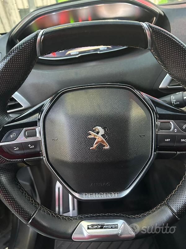 Usata Peugeot 5008 GT-line 112 CV (82 kW) 2019 Grigio SUV