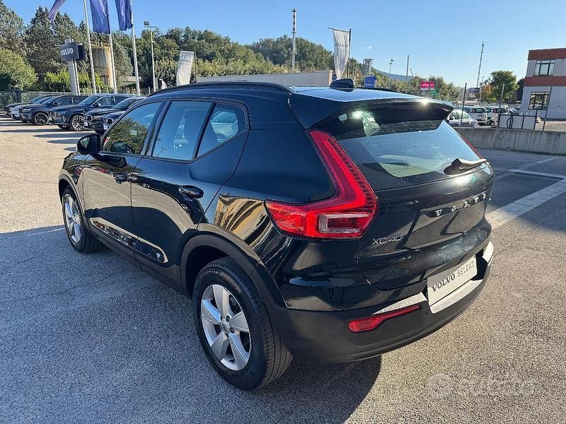 Usata Volvo XC40 Momentum 129 CV (94 kW) 2021 Nero SUV