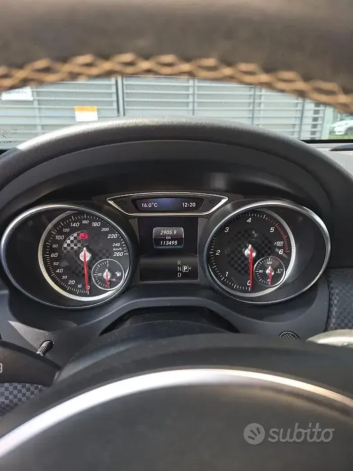 Usata Mercedes A180 109 CV (80 kW) 2016 Nero Utilitaria