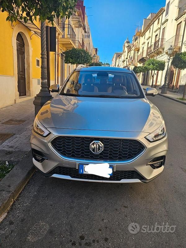 Usata MG ZS 111 CV (81 kW) 2023 Grigio Berlina