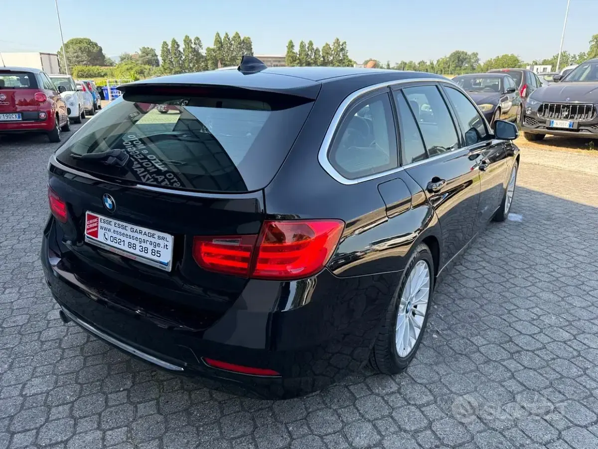 Usata BMW 318 Luxury Line 143 CV (105 kW) 2013 Nero Station wagon