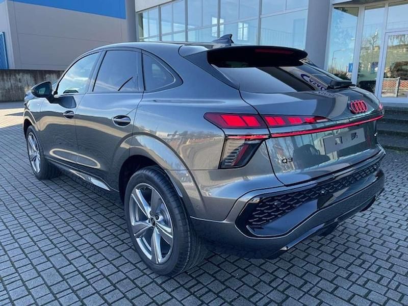 Nuova Audi Q3 Sportback S-Line 204 CV (150 kW) 2025 Grigio daytona SUV