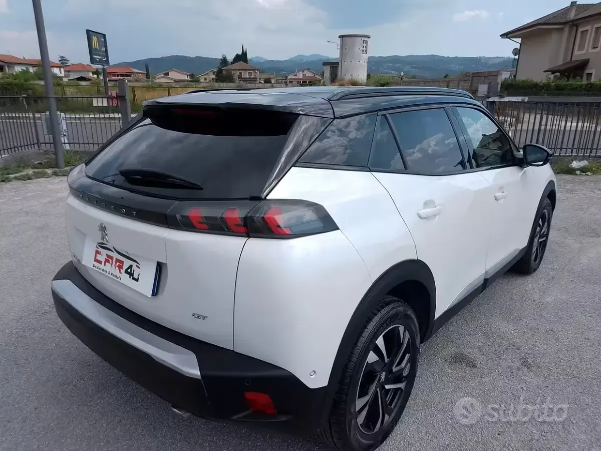 Usata Peugeot 2008 GT 110 CV (80 kW) 2021 Bianco SUV