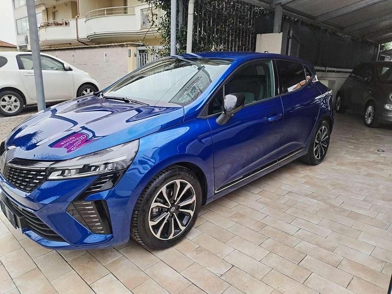 Usata Renault Clio V Techno 91 CV (66 kW) 2025 Blu Berlina