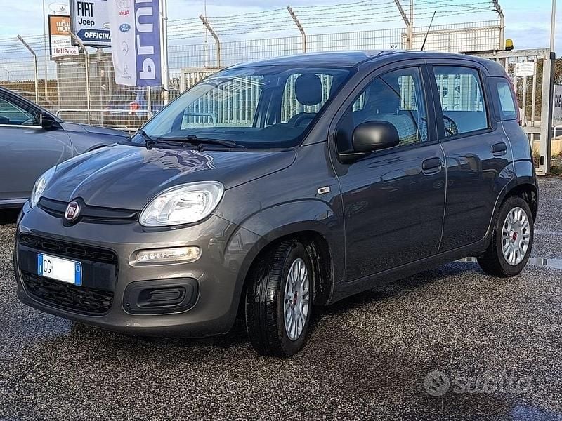 Usata Fiat Panda 2021 Grigio scuro Utilitaria