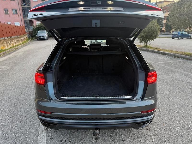 Usata Audi Q8 S-Line 285 CV (209 kW) 2024 Grigio SUV