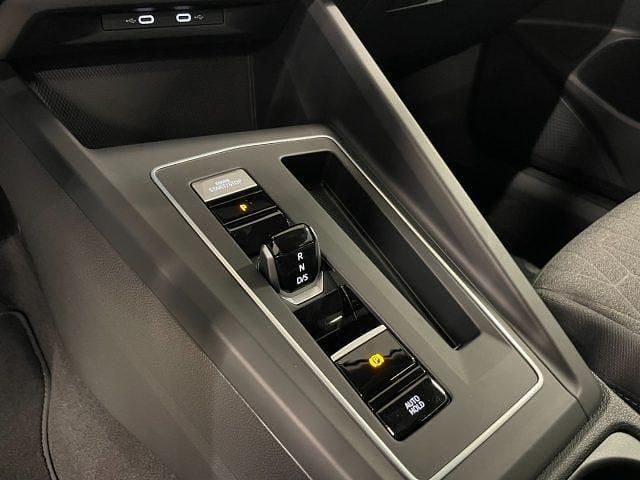 Nuova VW Golf VIII 149 CV (109 kW) 2025 Argento Berlina