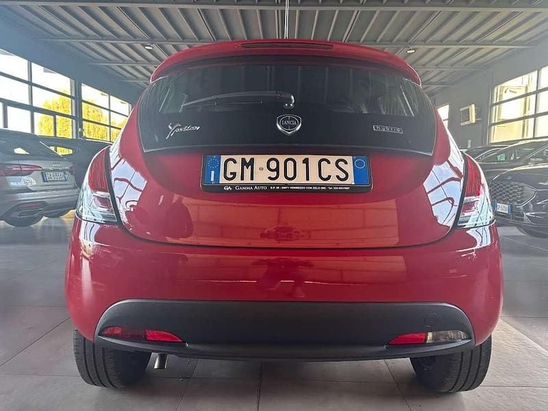 Usata Lancia Ypsilon Silver 69 CV (50 kW) 2023 Rosso Utilitaria