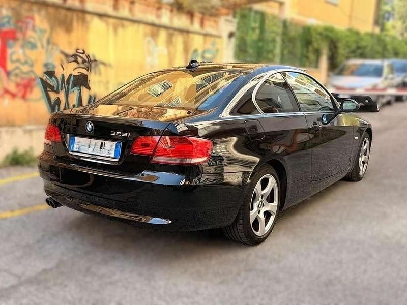 Usata BMW 325 218 CV (160 kW) 2008 Nero Coupé