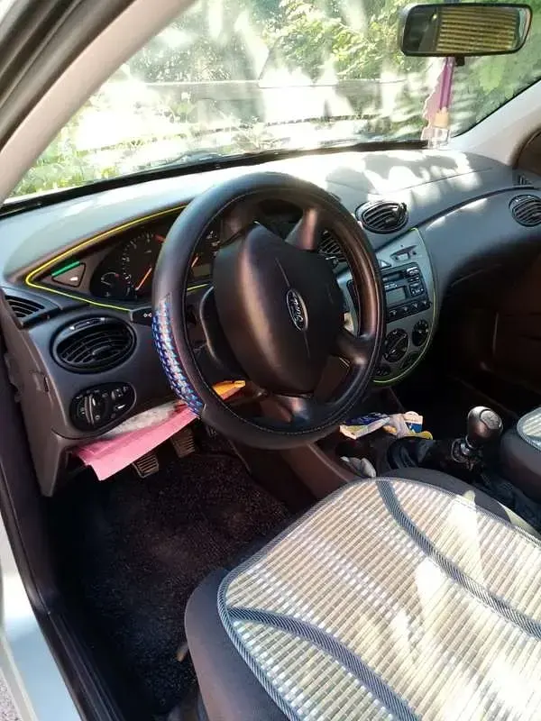 Usata Ford Focus Ambiente 101 CV (74 kW) 2003 Berlina