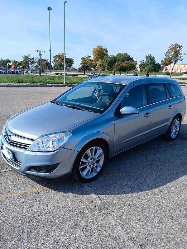 Usata Opel Astra 101 CV (74 kW) 2007 Station wagon