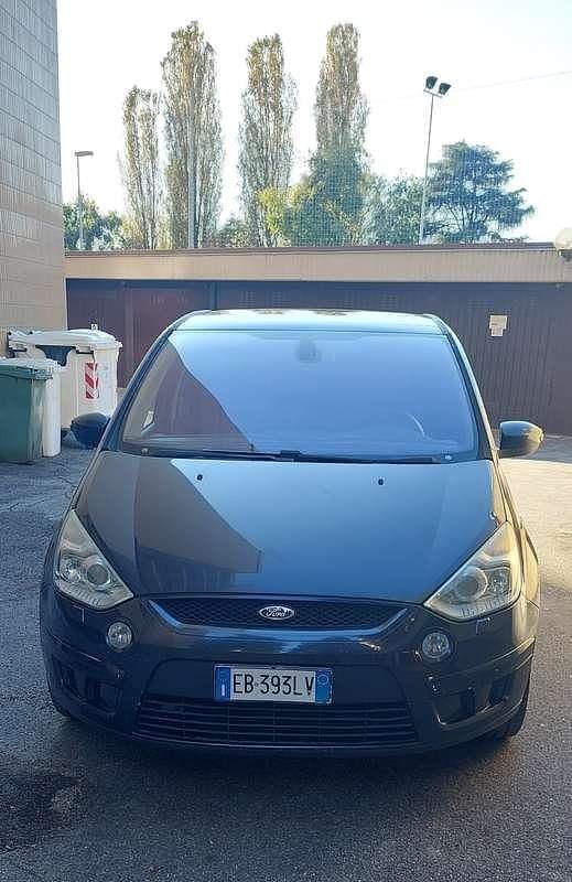 Usata 2010 Ford S-MAX Titanium Monovolume | 4000 € (Super prezzo) - Immagine 1/4