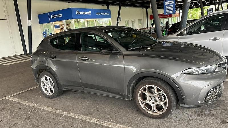 Usata Alfa Romeo Tonale 131 CV (96 kW) 2023 Grigio SUV