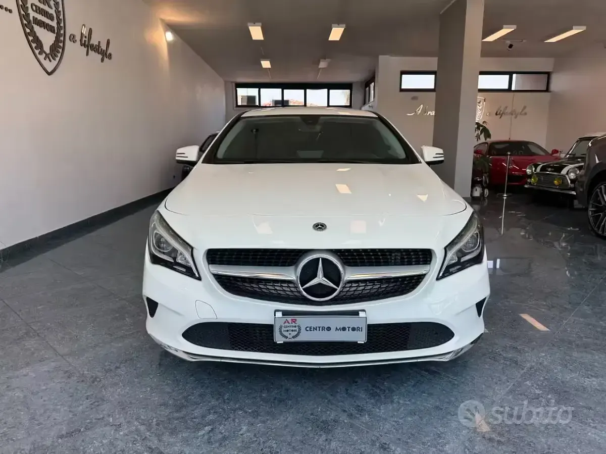 Usata Mercedes CLA180 Shooting Brake Sport Edition 109 CV (80 kW) 2017 Bianco pastello Station wagon