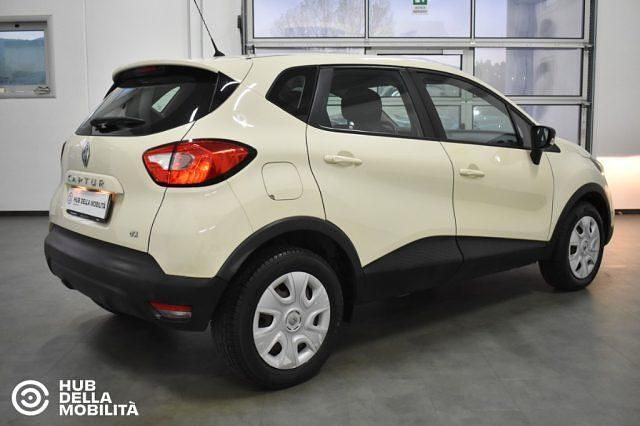 Usata Renault Captur Zen 90 CV (66 kW) 2016 Beige SUV