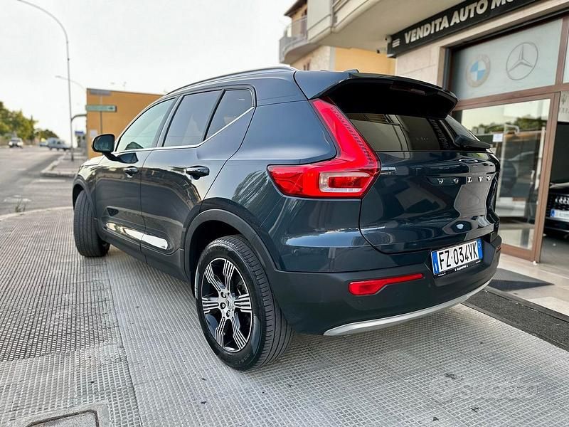 Usata Volvo XC40 Inscription 150 CV (110 kW) 2020 Blu SUV