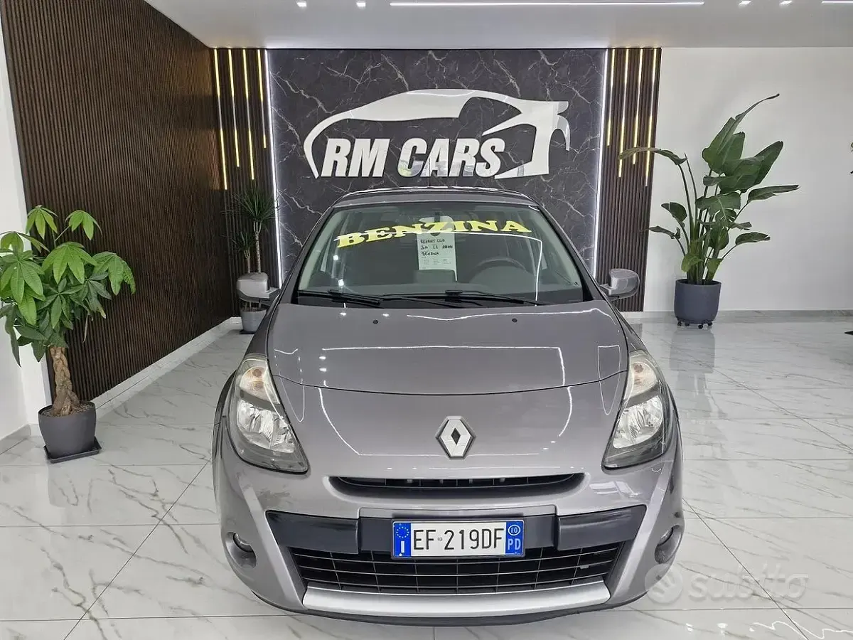 Usata Renault Clio II Luxe 75 CV (55 kW) 2010 Grigio Utilitaria