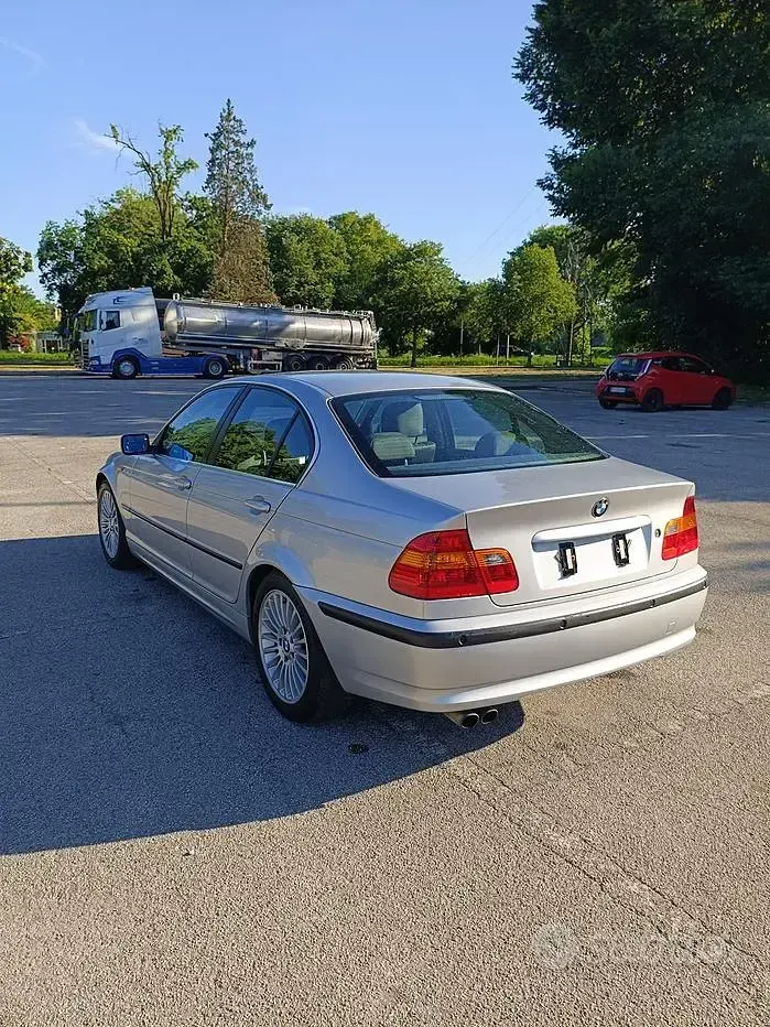 Usata BMW 330 160 CV (117 kW) 2002 Grigio Berlina