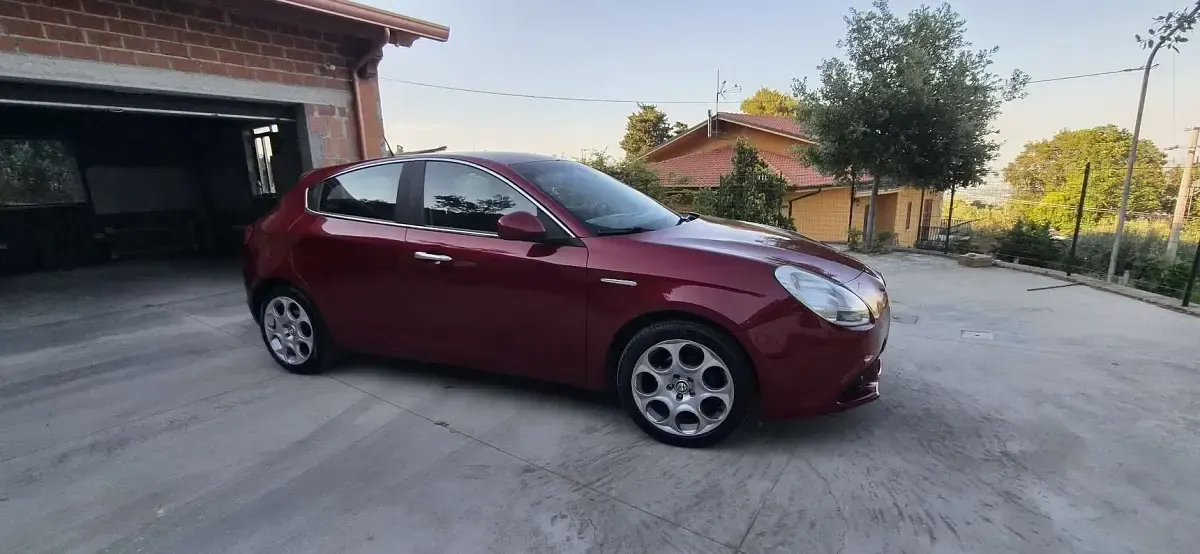 Usata Alfa Romeo Giulietta Distinctive 105 CV (77 kW) 2010 Utilitaria