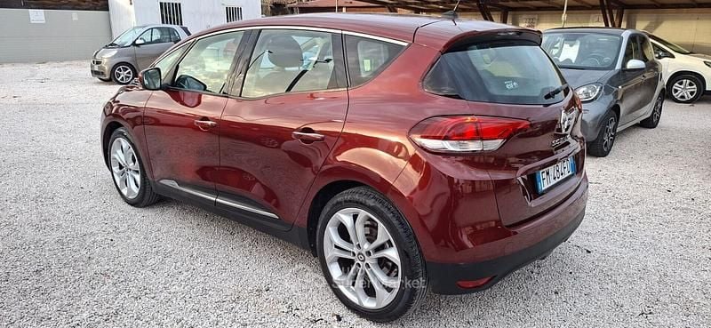 Usata Renault Scénic IV Zen 110 CV (80 kW) 2017 Viola Monovolume