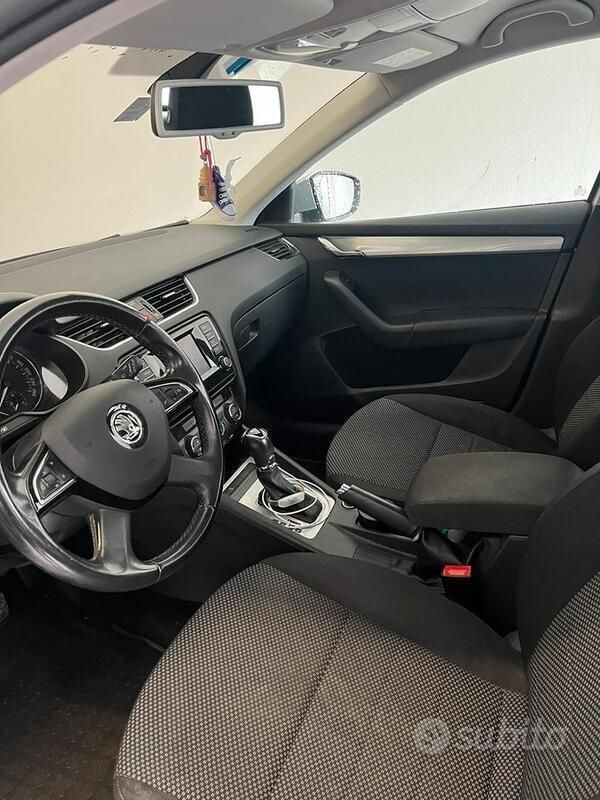 Usata Skoda Octavia Ambition 105 CV (77 kW) 2014 Argento Station wagon