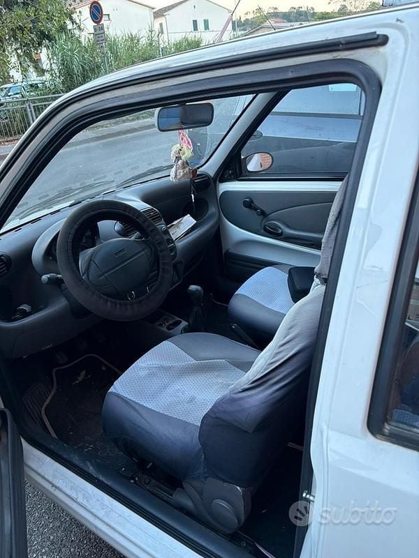Bianco Usata 2001 Fiat Seicento Due volumi | 900 € (Ottimo prezzo) - Immagine 1/4