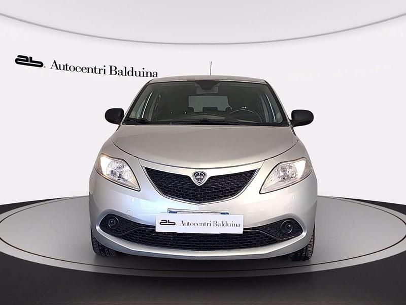 Argento met Usata 2019 Lancia Ypsilon Gold Due volumi | 9800 € (Buon prezzo) - Immagine 1/4