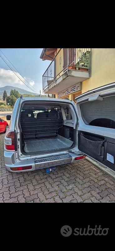 Usata Mitsubishi Pajero 160 CV (117 kW) 2002 Grigio SUV