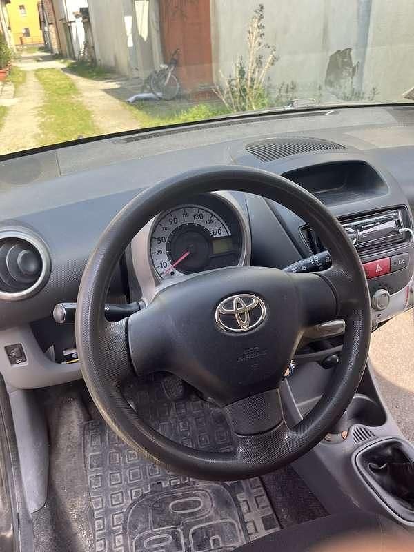 Usata Toyota Aygo 68 CV (50 kW) 2008 Nero Utilitaria